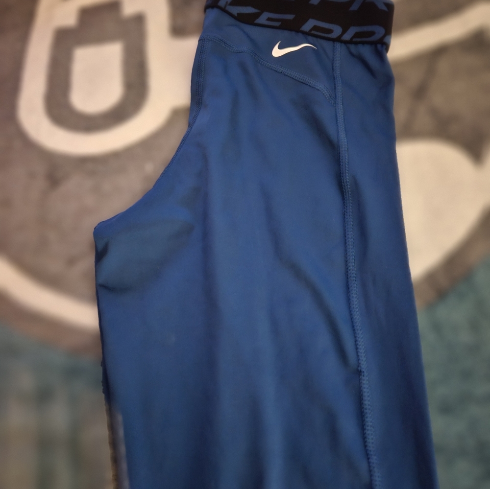 NWT nike pro